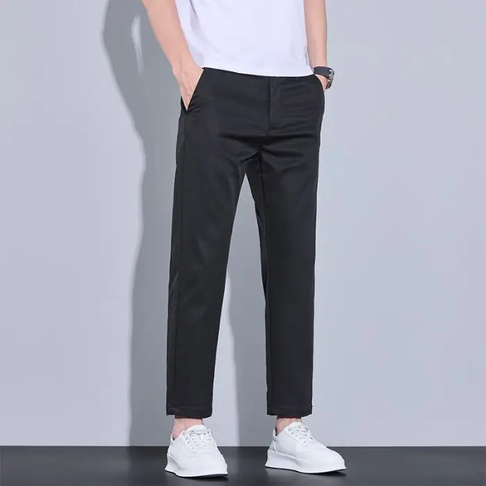 VALORIA | Men’s fashionable straight-fit trousers perfect for pairing with loafers, sneakers and shirts