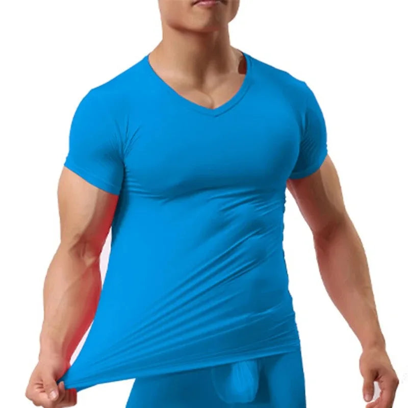 VALORIA | Men’s quick-dry mesh performance tee offering superior airflow and flexibility