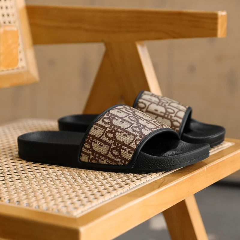 VALORIA | Men’s stylish lightweight anti-slip slippers soft cushioned comfort