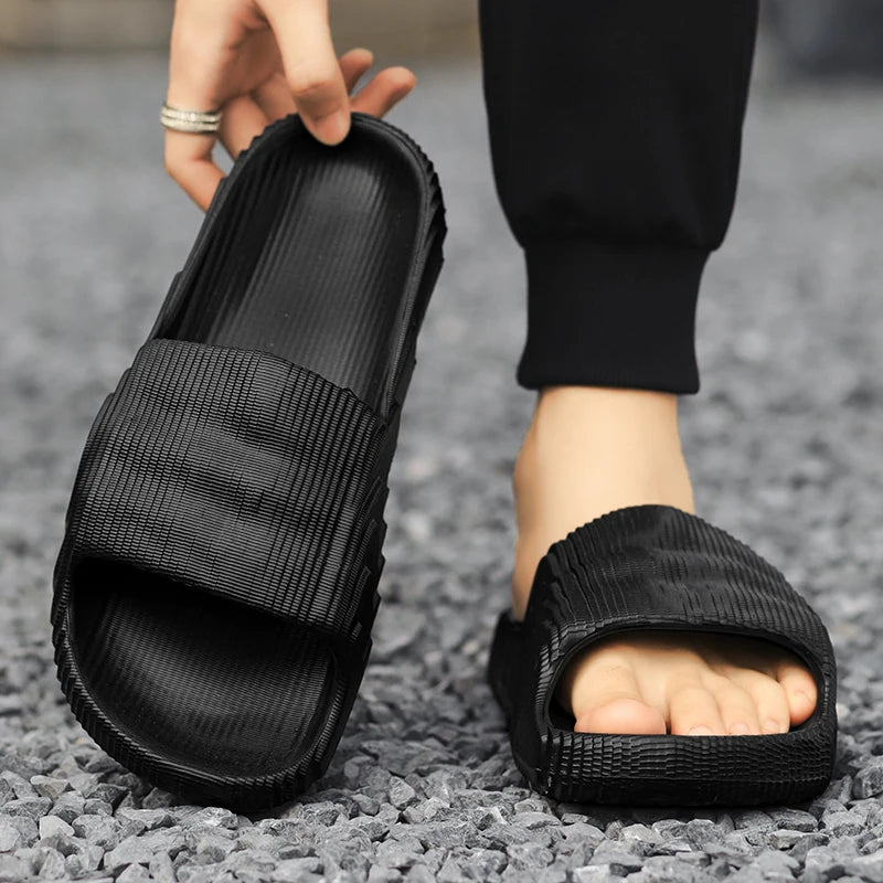 VALORIA | Minimalist slip-on comfort slippers