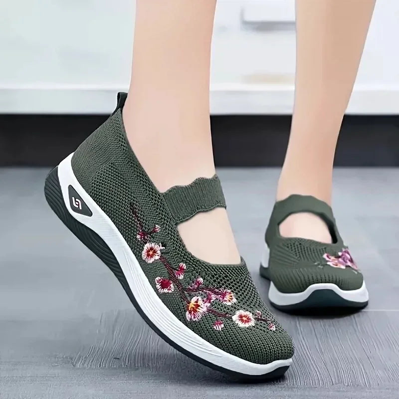 VALORIA | Women’s Embroidered Chunky Sole Sneakers