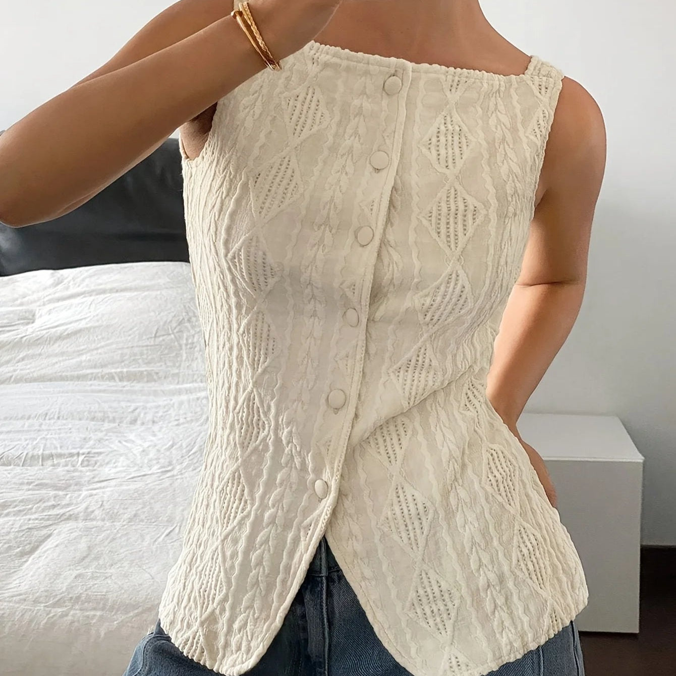 VALORIA | Women’s Geometric Sleeveless Shirt