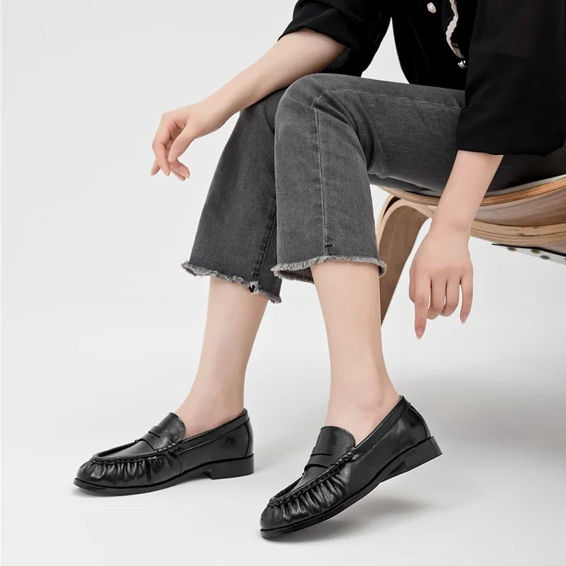 VALORIA | Women’s Retro Pleated Suede Loafers