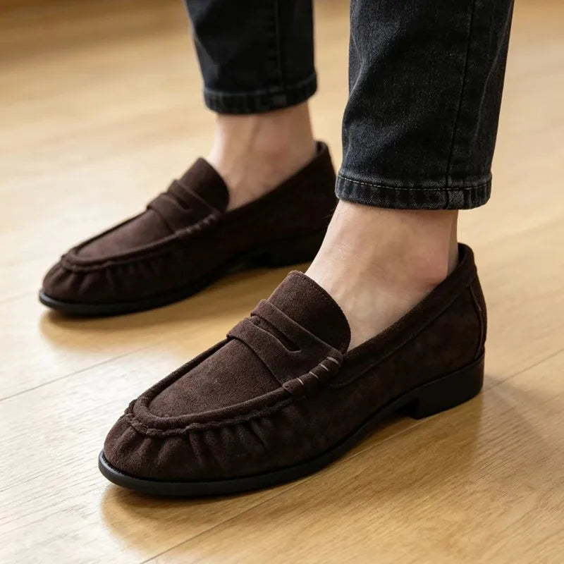 VALORIA | Women’s Retro Pleated Suede Loafers side view