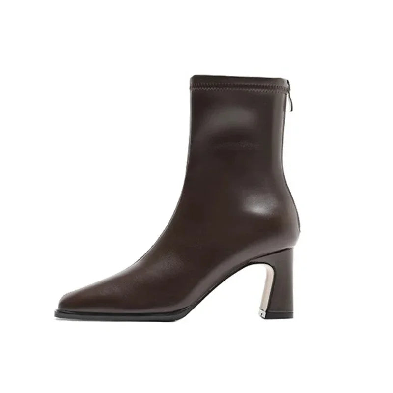 VALORIA | Women’s Vintage Ankle Boots heel detail