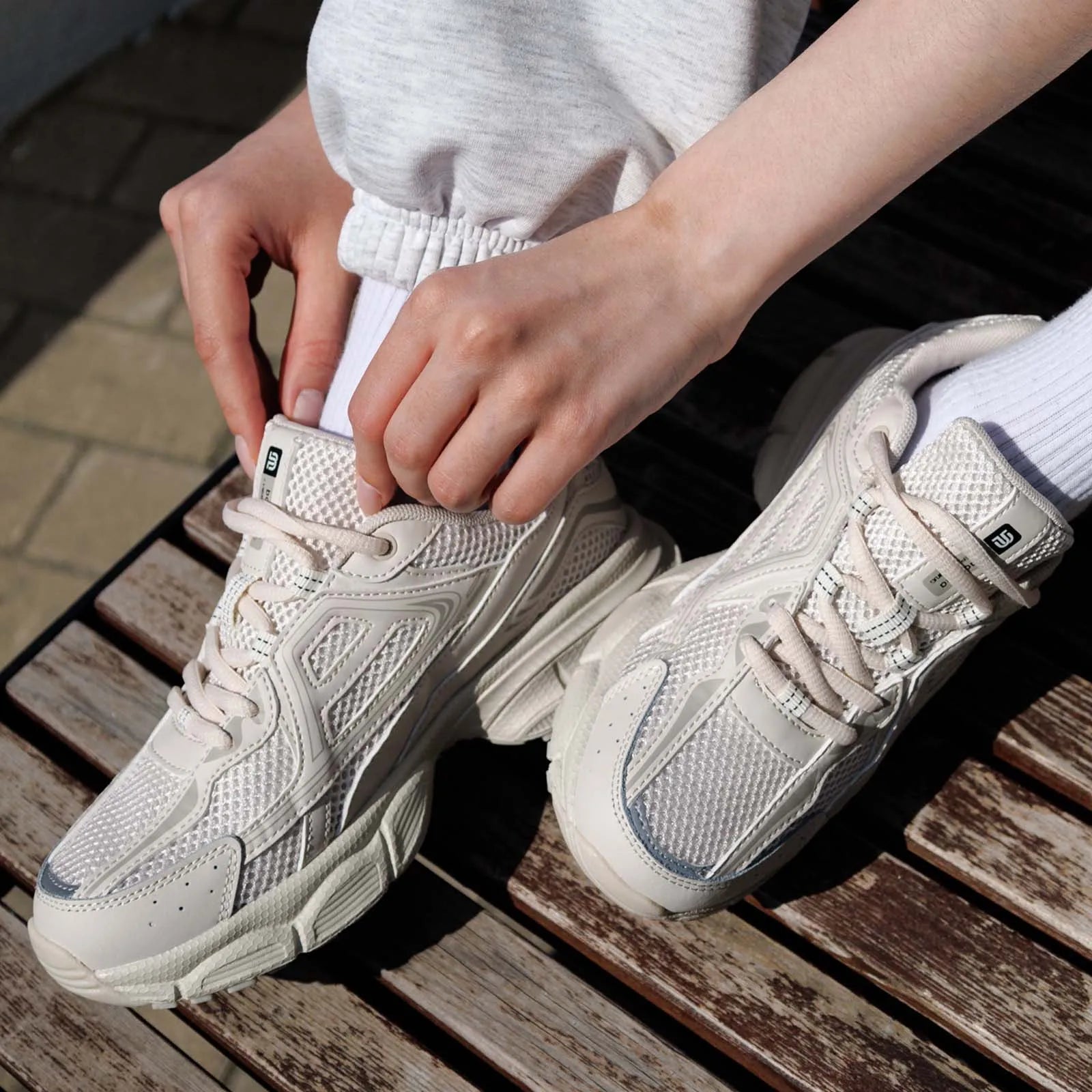 VALORIA | Women’s breathable high-top running sneakers