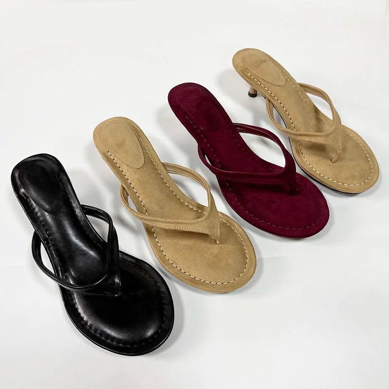 VALORIA | Women’s chic minimalist flip flops modern fashion look