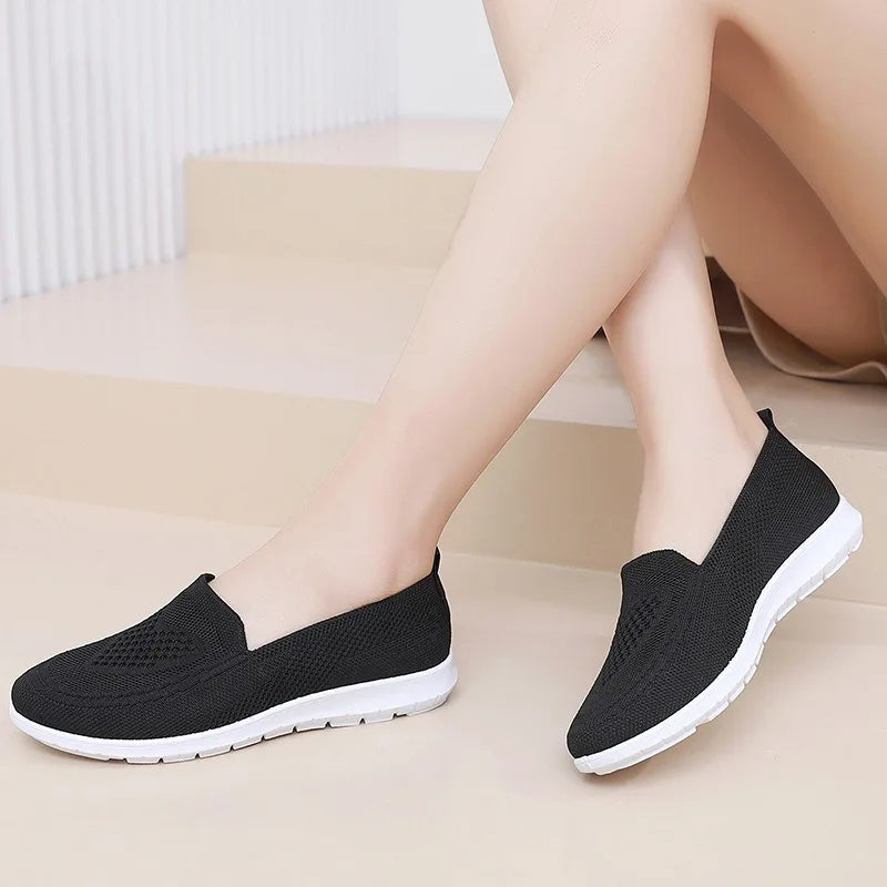 VALORIA | Women’s comfortable walking shoes with breathable mesh upper and cushioned sole