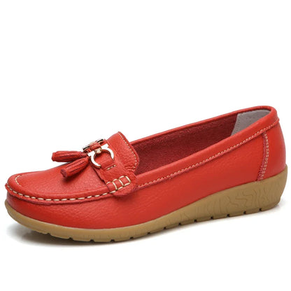 VALORIA | Women’s elegant slip-on flats offering soft comfort and flexible support
