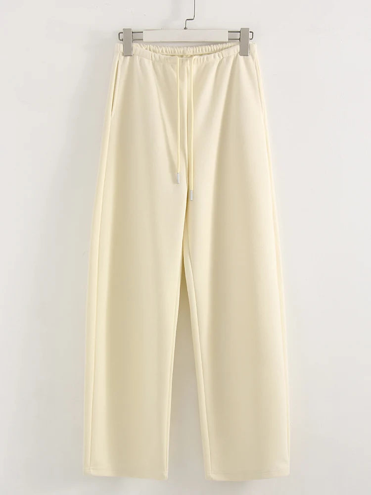 VALORIA | Women’s fashionable wide leg sweatpants for travel, lounging and weekend outings