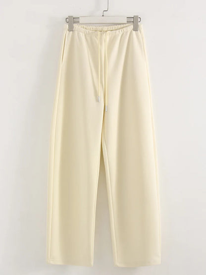 VALORIA | Women’s fashionable wide leg sweatpants for travel, lounging and weekend outings