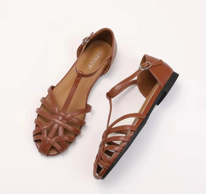 VALORIA | Women’s lightweight cross strap flat sandals breathable style