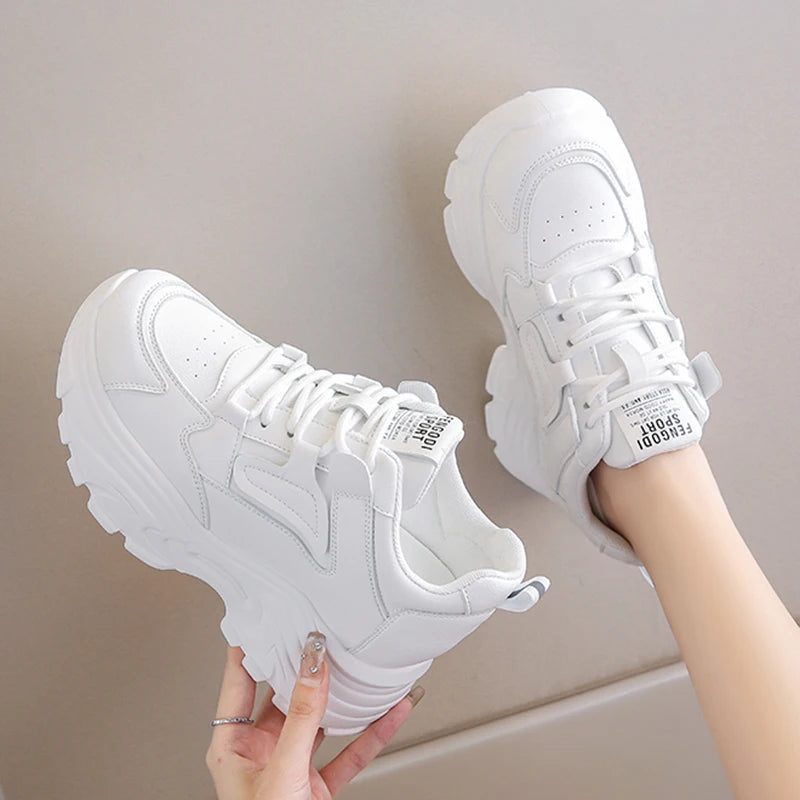 VALORIA | Women’s lightweight lace-up leather sneakers with elevated sole