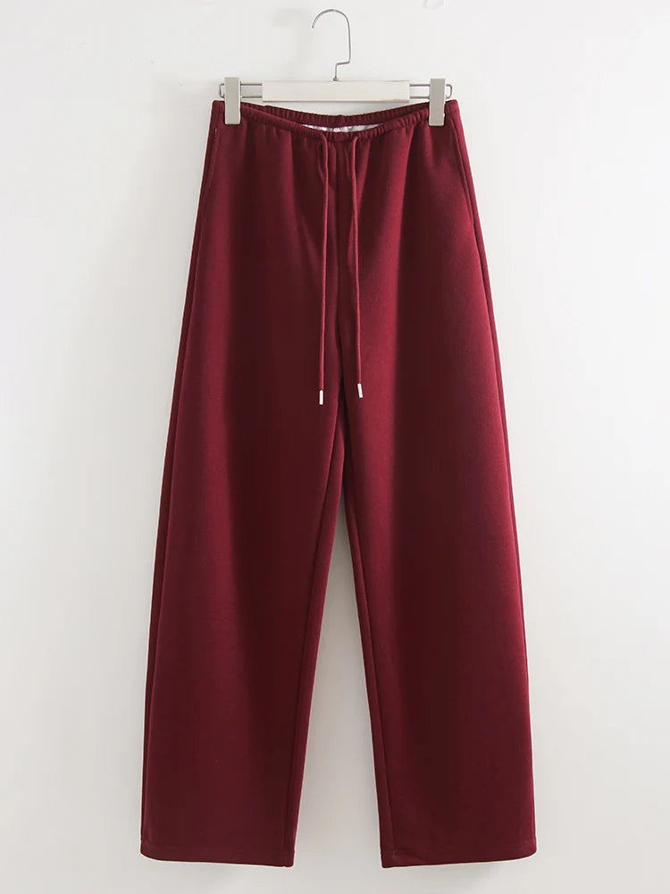 VALORIA | Women’s modern cotton wide leg sweatpants designed for comfort, movement and everyday fashion