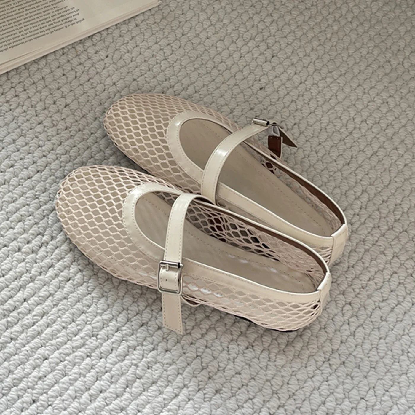 VALORIA | Women’s stylish mesh strap sandals casual fashion look