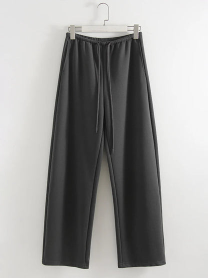 VALORIA | Women’s versatile cotton wide leg pants ideal for pairing with hoodies, T-shirts and sneakers