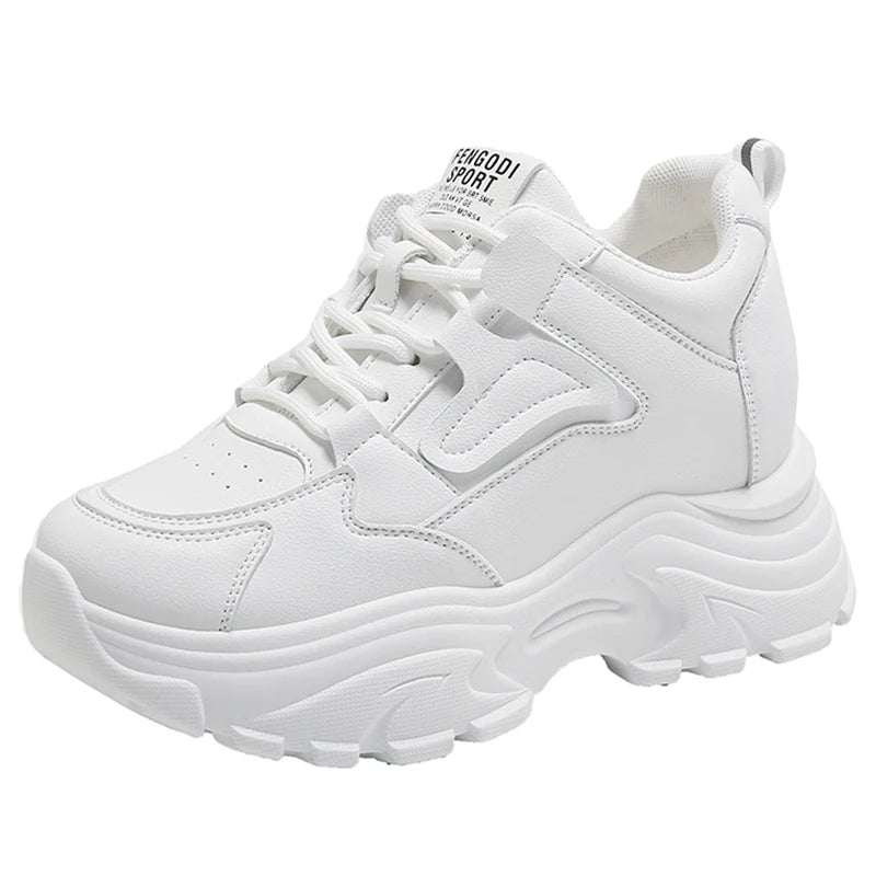 VALORIA | Women’s versatile leather sneakers ideal for shopping, travel and daily activities